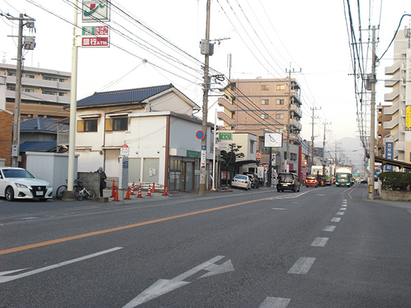 粕屋オフィス前（県道607号線）